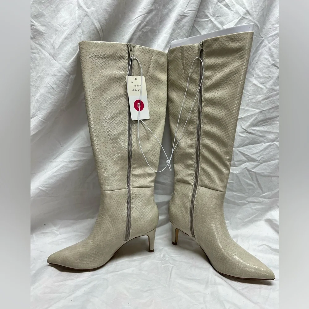 Off white tall boots - Picture 2 of 16